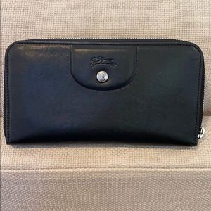 Longchamp Zip Wallet w/ Extra Foldout Card Section